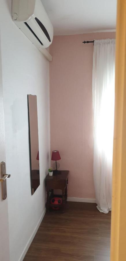 Sevilla ,piso completo en buena zona,Wifi y aparcamiento Exterior foto